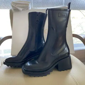 끌로에 블랙 37 레인부츠 힐