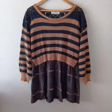 스나이델 보더 니트 도킹 미니 원피스 브라운 계열 레이스