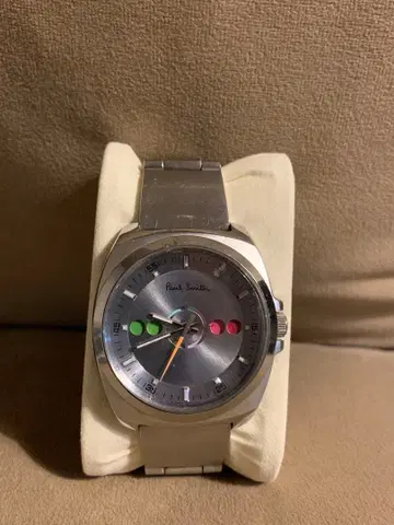 Paul Smith 실버 아날로그 시계.