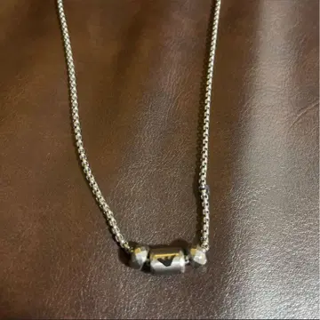 아르마니 목걸이