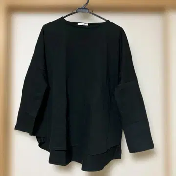 MANON 블랙 오버 사이즈 트레이닝복 티셔츠