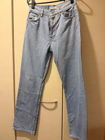 ZARA 라이트 블루 스트레이트 데님 EU36