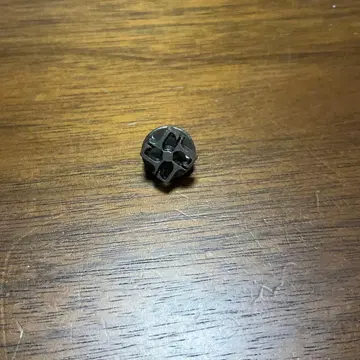 딸리아또레 라벨 핀