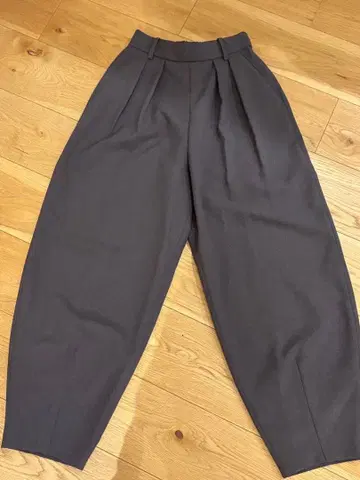 Lui's [MAY 기획] 코쿤 턱 와이드 팬츠