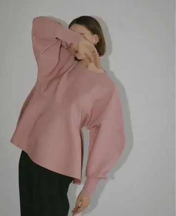 미사용 새상품 택 포함 MANOF FLARE KNIT TOPS