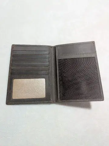 다크 브라운 가죽 패스 케이스 지갑