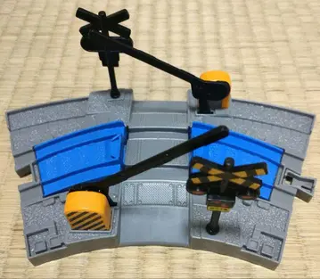 프라레일 곡선 건널목 (단종)