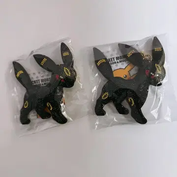 포켓몬 블래키 키라키라 키링 2개 세트