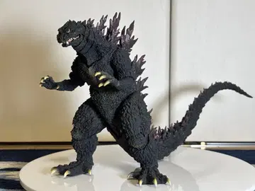 S.H.MonsterArts 고질라 2000 밀레니엄 (본체만)