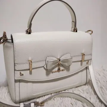 [ 새상품급 ] 사만사 베가 악센트 리본 숄더백 2way 찡 장식 화이트