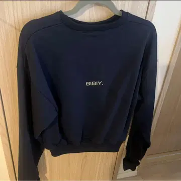 Bibiy 네이비 맨투맨 상의