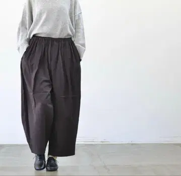 mizuiro indT/W 트윌 볼륨 팬츠 차콜 그레이