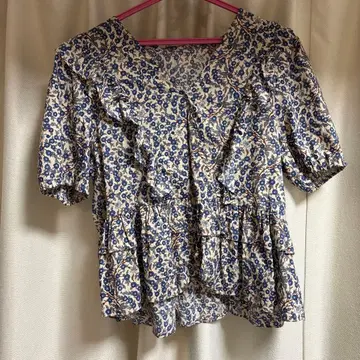 colorer 크로레 미니 꽃무늬 프릴 블라우스