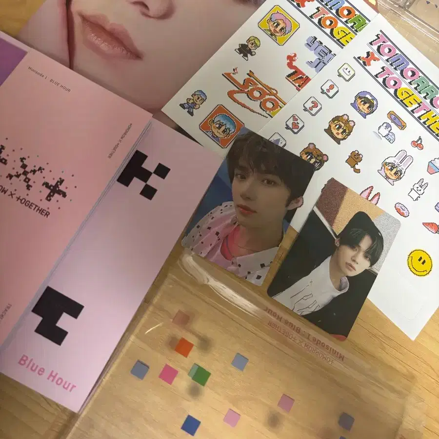 투모로우바이투게더 블루아워 3집미니 앨범 팔아용! +가격 더 내려써여..