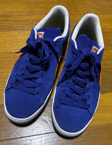 PUMA 네이비/오렌지 스니커즈