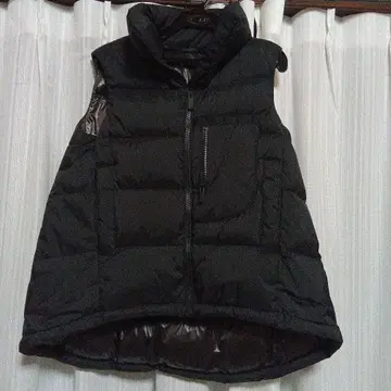 +J 블랙 다운 베스트 S