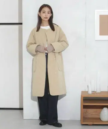 베이지 노카라 퀼팅 롱 코트