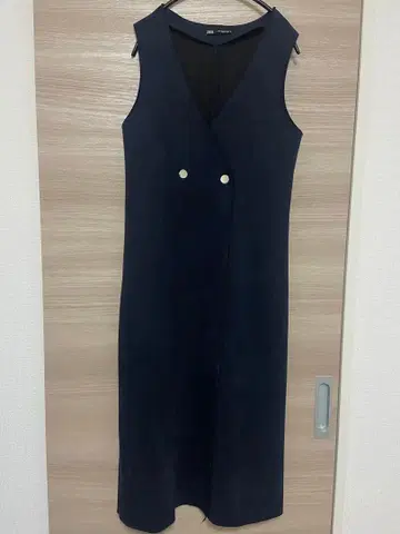 ZARA 네이비 슬리브리스 롱 원피스