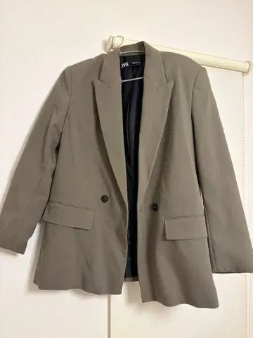 ZARA 테일러드 자켓 2버튼
