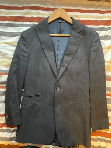 미착용 이탈리아제 인기 브랜드 TONELLO 다크 그레이 스트라이프 자켓