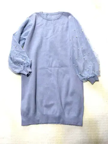 펄 장식 시스루 소매 니트 원피스 스웨터 라이트 블루 벌룬 소매