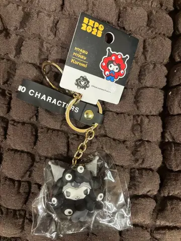 쿠로미 산리오 미야쿠미야쿠 블랙 흑백 키링