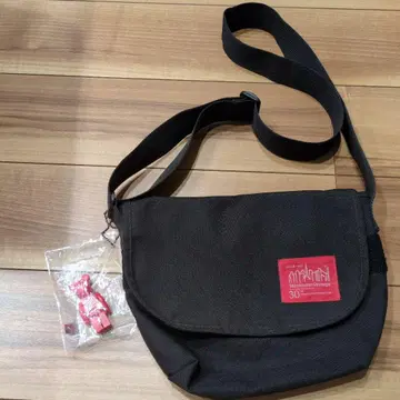 맨해튼 포티지 메신저 백 30주년 베어브릭 포함