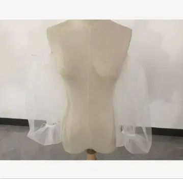 화이트 퍼프 슬리브 웨딩