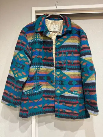 AVANEZ PARIS 울 자켓 네이티브 무늬 M 사이즈 프랑스제