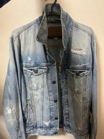 라이트 블루 데미지 데님 자켓