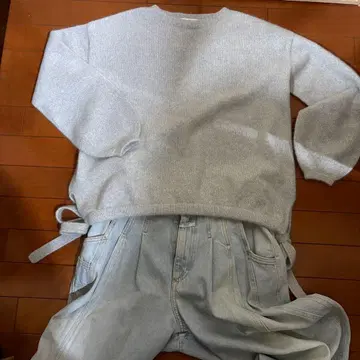 택 포함 미사용 새상품 스아데오 크루넥 니트 스웨터