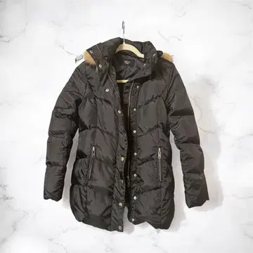 VICKY 다운 자켓 블랙 후드&퍼 포함 새상품급 고급 실루엣