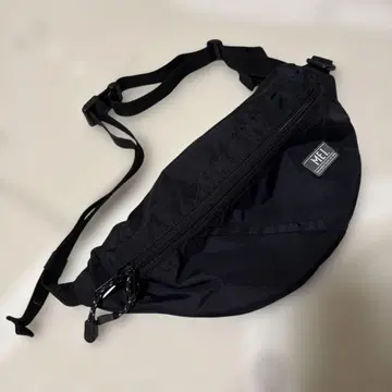 거의 새상품 MEI 블랙 바디백 웨스트 파우치