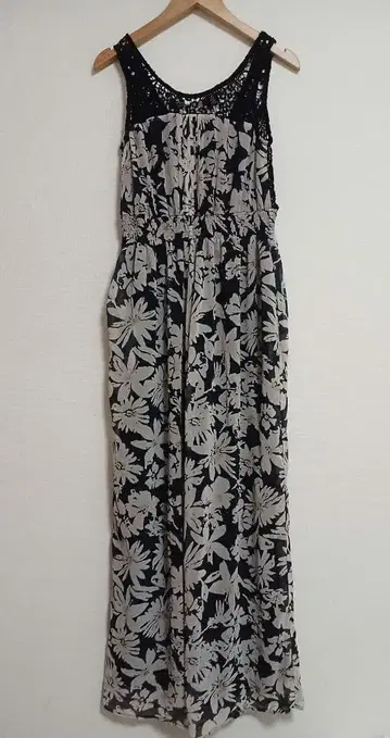 새상품*rienda*리엔다*레이스 쉬폰 꽃무늬 올인원 콤비네존*S