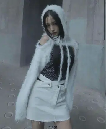 melt the lady feather balaclava white