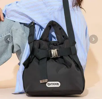 OUTDOOR 블랙 숄더백