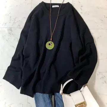 새상품급 EVERYDAY I LIKE. 크루넥 풀오버 블랙