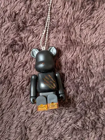 트위스티드 원더랜드 곰 베어브릭 한정판 콜라보