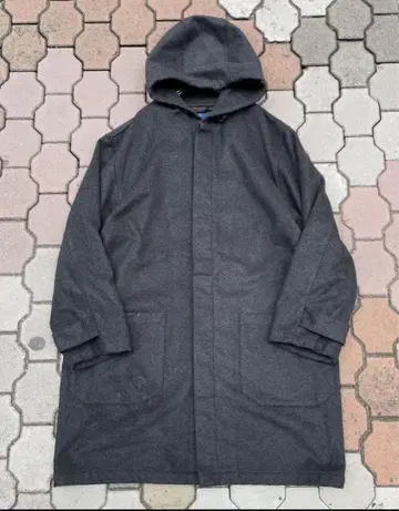 다크 그레이 더플 코트 후드 부착
