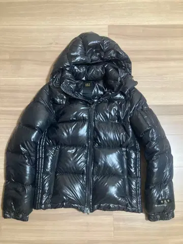 TATRAS 후드 부착 블랙 다운 자켓