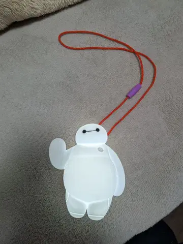 베이맥스 빛나는 피규어 스트랩 포함 디즈니랜드