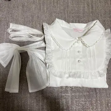 strawberry pallet 프릴 리본 블라우스 ( 화이트 )