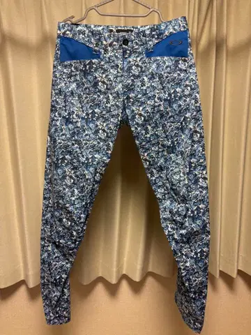 OAKLEY 꽃무늬 골프 팬츠 32