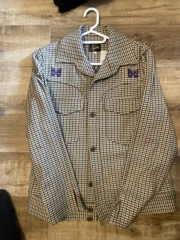 체크 무늬 캐주얼 자켓 나비 자수 포함