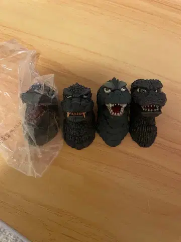 고질라 괴수난무 -날뛰는 것- E상 몬스터 헤드 마그넷