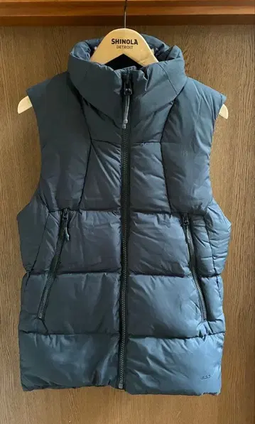 THE NORTH FACE 다운 베스트 다크 그레이