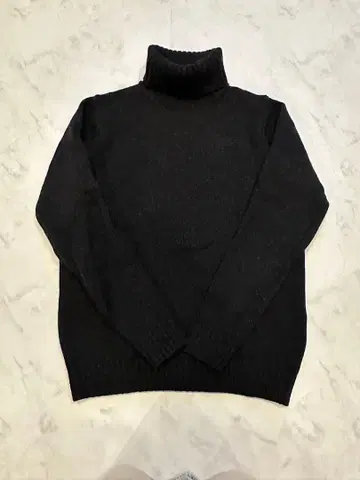 힐튼 아오야마 토가 니트! 터틀넥 니트 스웨터 S 사이즈 블랙