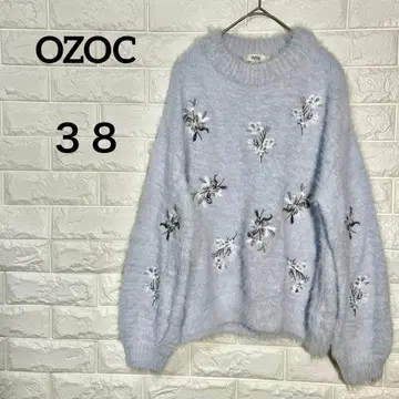 오조크 [ 38 ] 샤기 니트 스웨터 옅은 스카이블루 꽃무늬 자수 겨울