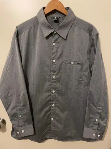 새상품급 몽벨 WIC. 라이트 싱글 포켓 롱 슬리브 셔츠 다크 그레이