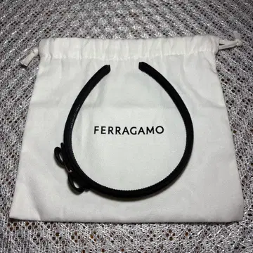 FERRAGAMO 블랙 리본 디자인 슬림 머리띠
